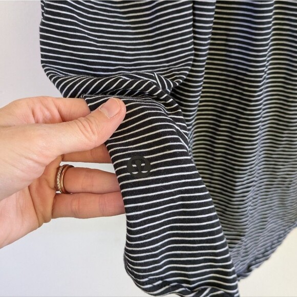 Lululemon Love Tank Pleated Hype Stripe Striped Black White Women's Top 6 - Picture 4 of 6
